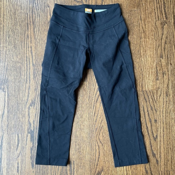 lucy XS black Hatha Capri leggings